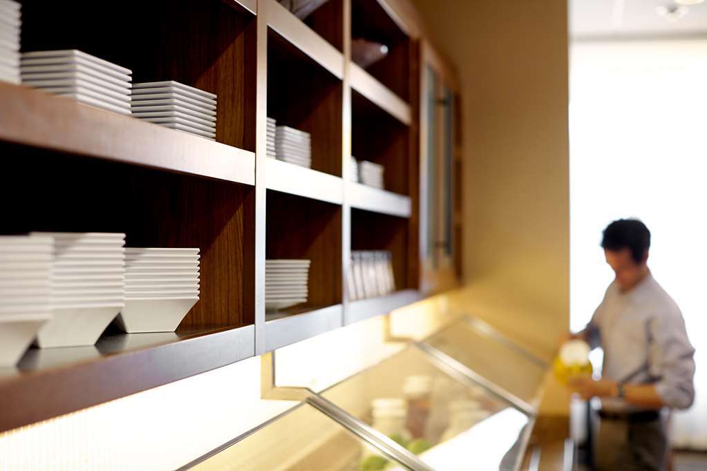 Hyatt Place Salt Lake City Downtown / The Gateway Restaurant photo